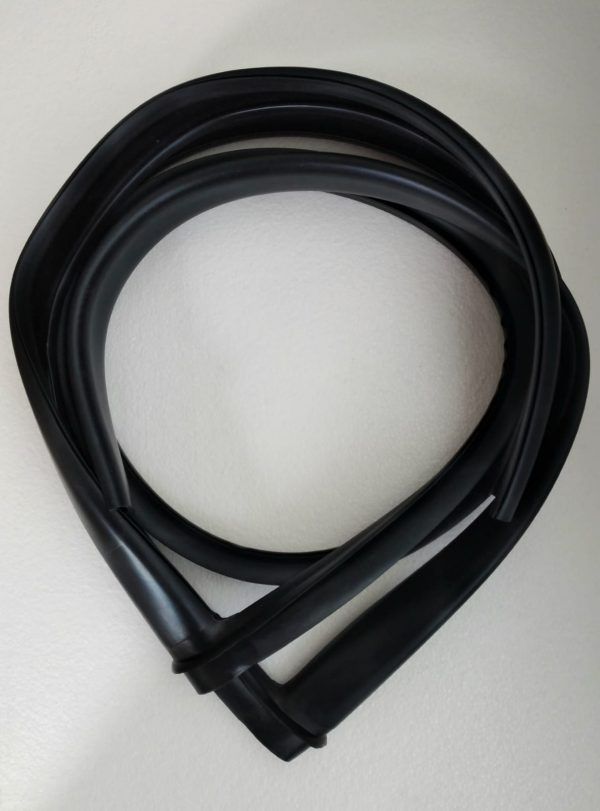 FORD KARGO YAPIŞTIRMA ÖN CAM LASTİĞİ